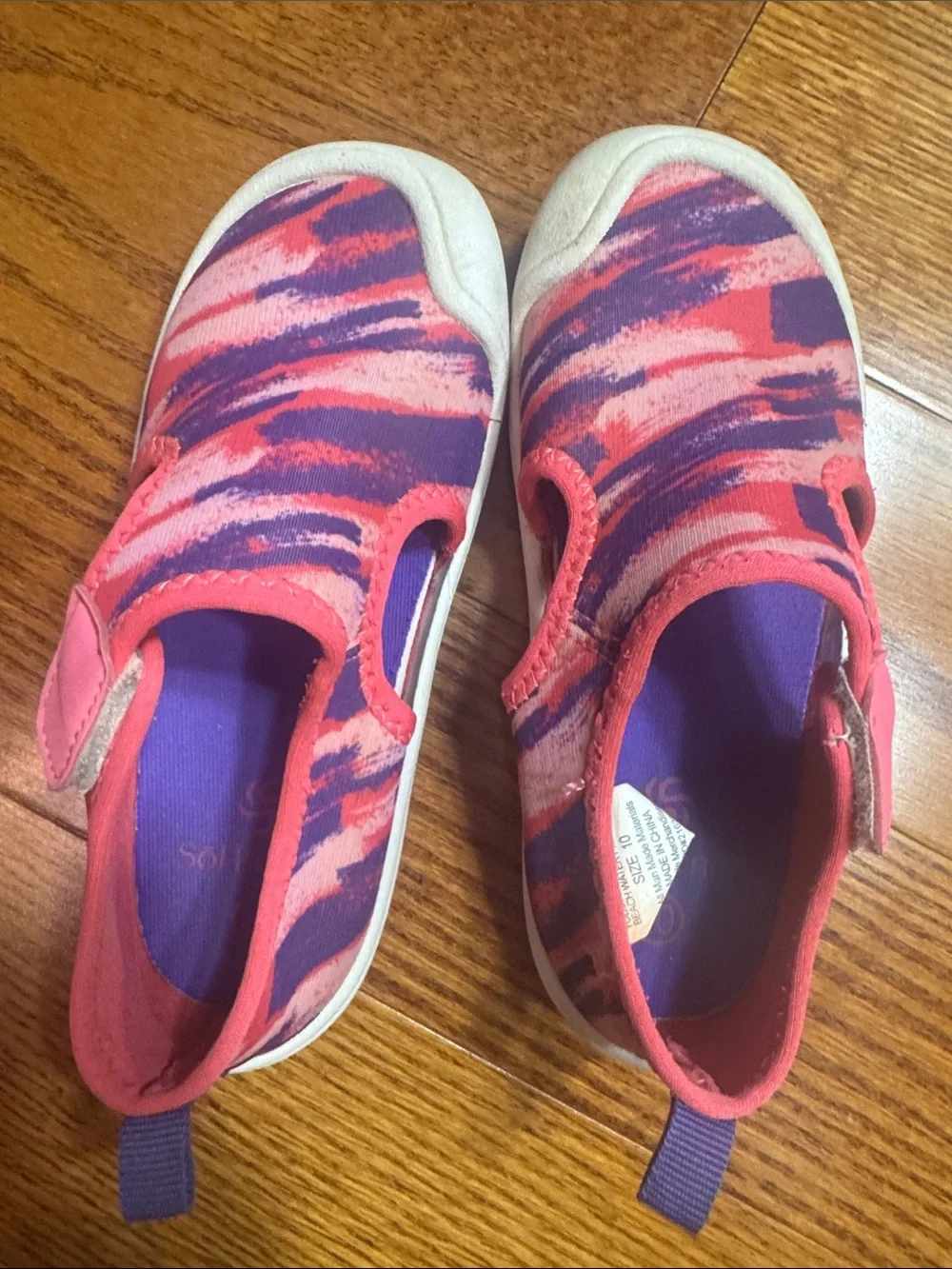 2/$10 Girls sz 10 water shoes